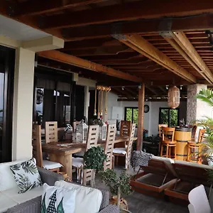  Гостевой дом 180 Degrees Self-catering