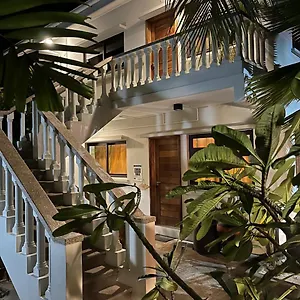 Island Cove Apartment
